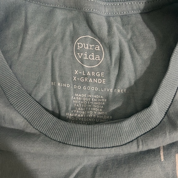 Pura Vida Short Sleeve Tee-Shirt: Tagged XL, fits more like a M-L, fitted - Picture 3 of 6